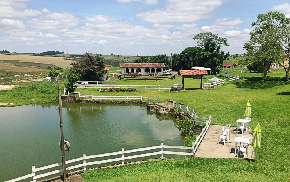 Passeio perto de Curitiba na Ponyland - o lago