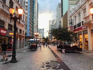 Como conhecer Curitiba em 42 atrações - Rua XV de Novembro