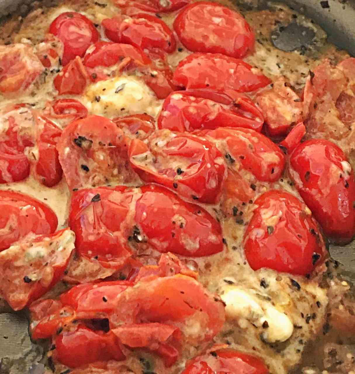 Confit de tomate cereja com queijo gorgonzola